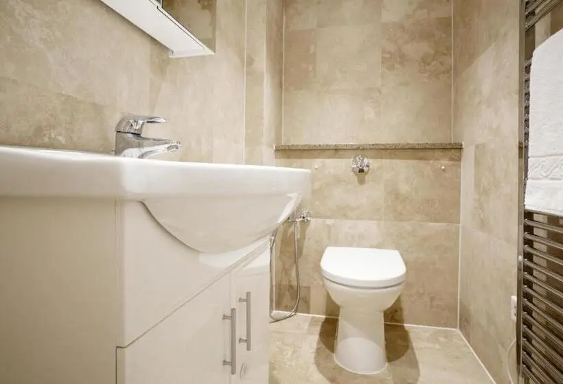 آپارتمان دلوکس 3 خوابه, Queensgate Court