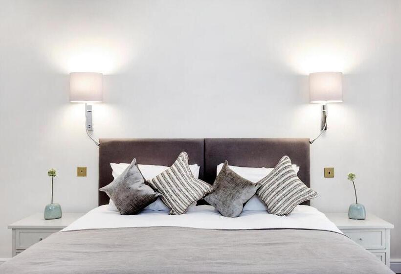 带3个卧室的豪华公寓, Queensgate Court