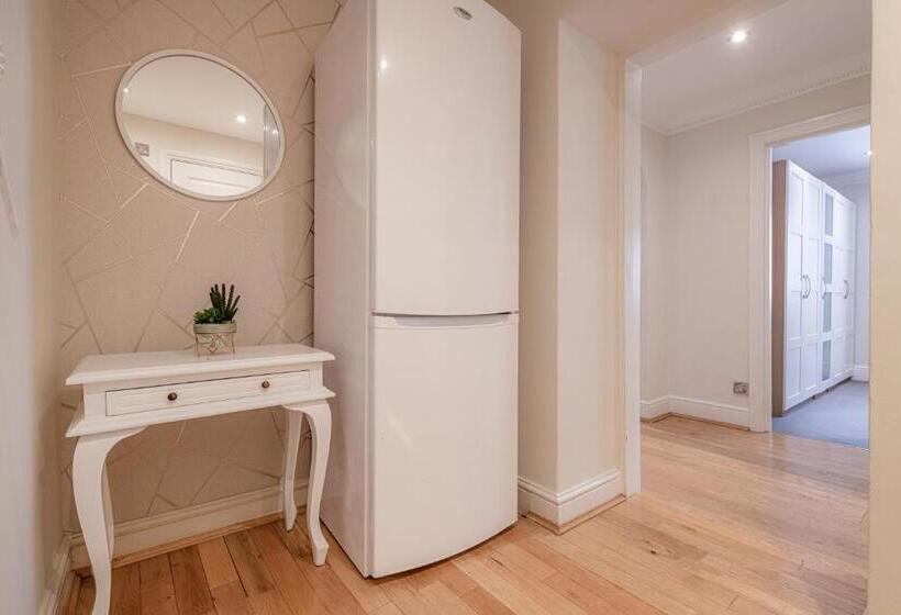 带1个卧室的高级公寓, Queensgate Court