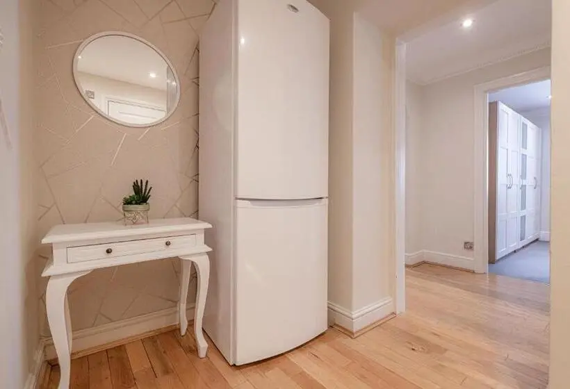 آپارتمان سوپریور 1 خوابه, Queensgate Court