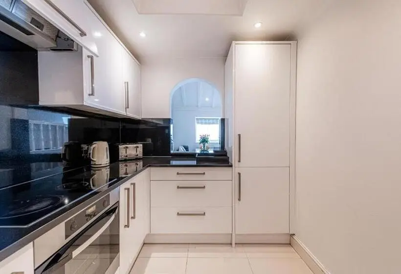 آپارتمان سوپریور 2 خوابه, Queensgate Court