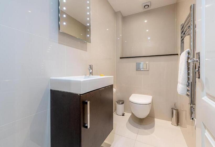 豪华两卧室公寓, Queensgate Court