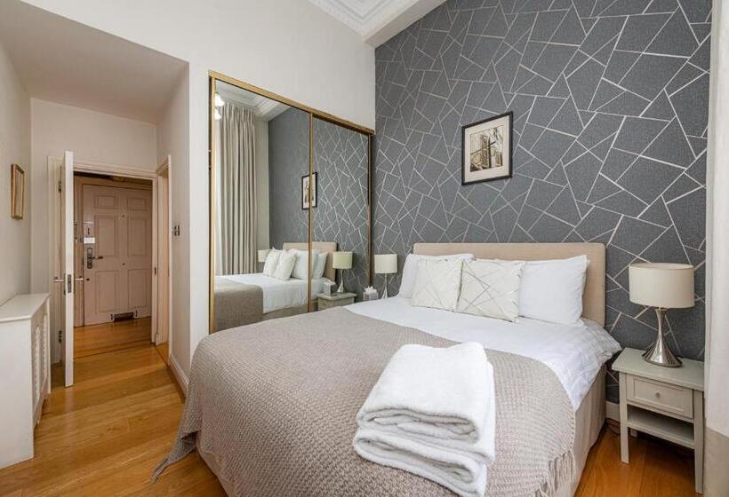 豪华两卧室公寓, Queensgate Court