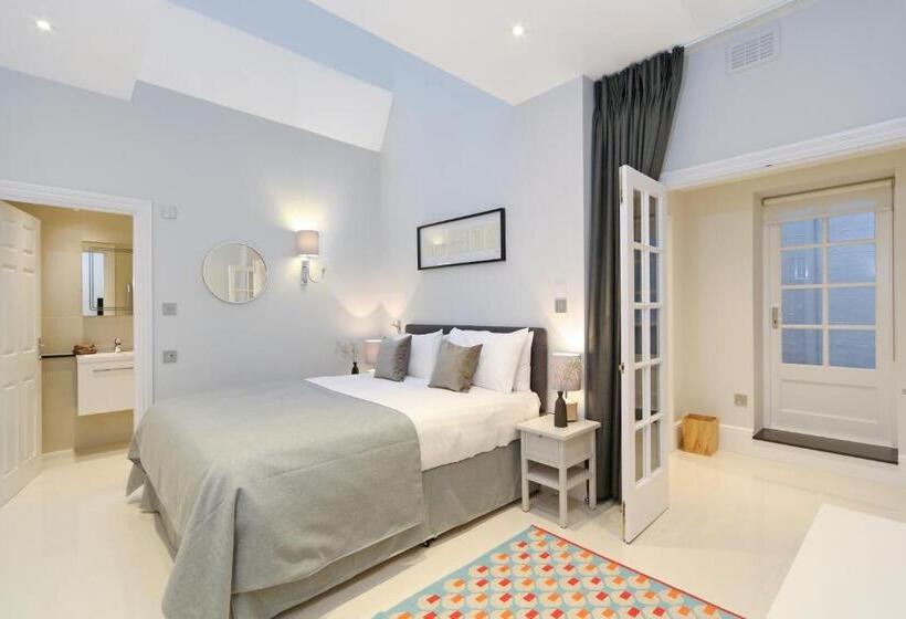 带3个卧室的公寓, Queensgate Court