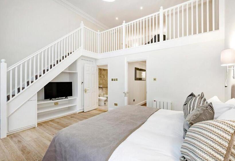 Апартаменты Deluxe 3 Спальни, Queensgate Court