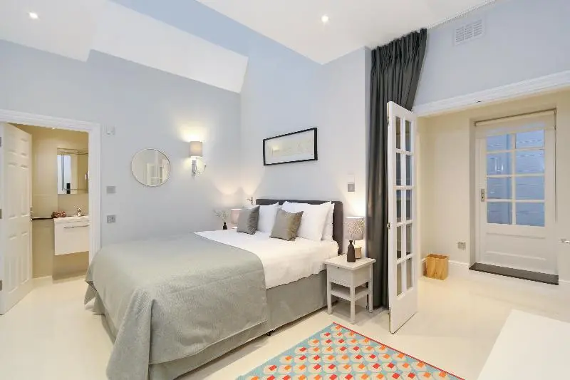 آپارتمان 3 خوابه, Queensgate Court