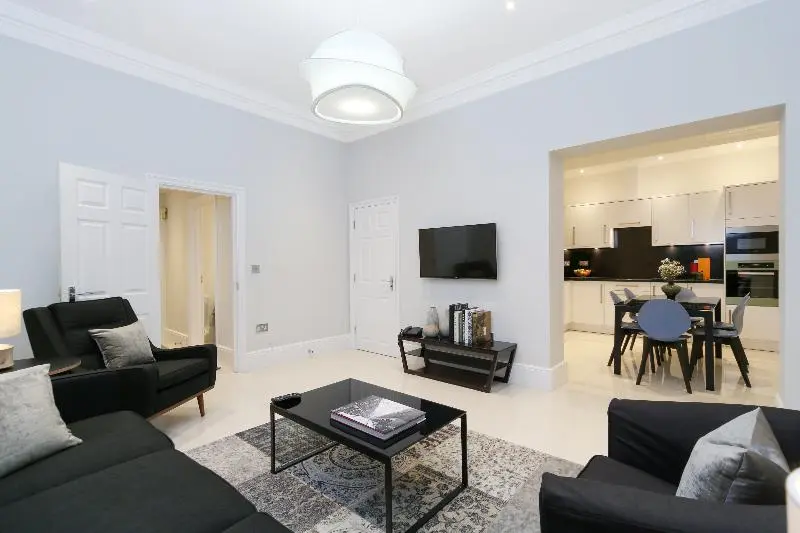 آپارتمان 3 خوابه, Queensgate Court