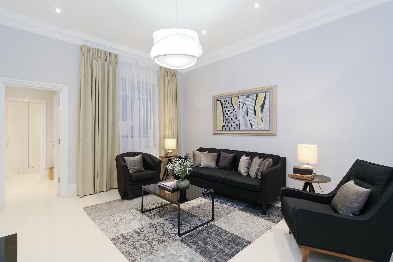 Апартаменты 3 Спальни, Queensgate Court