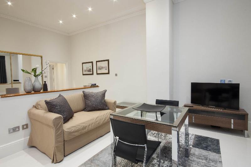 Студия Стандарт, Queensgate Court
