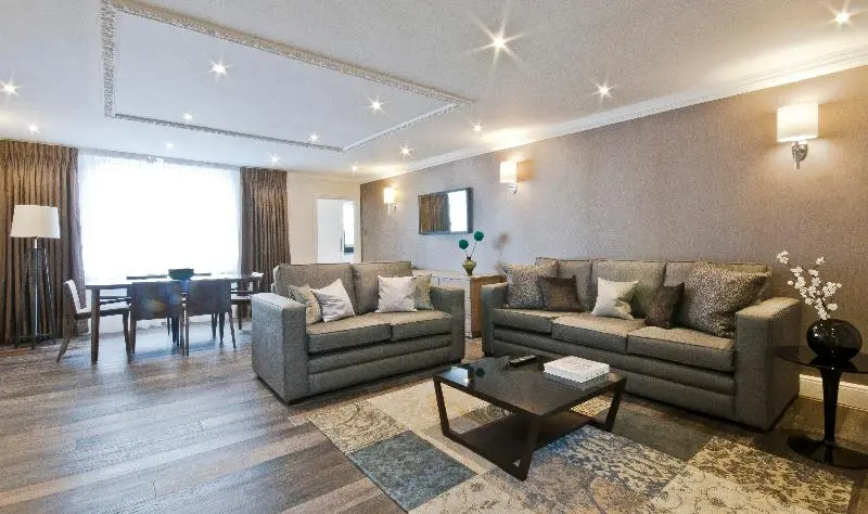 آپارتمان لوکس 2 خوابه, Queensgate Court