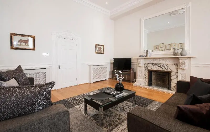 آپارتمان لوکس 2 خوابه, Queensgate Court