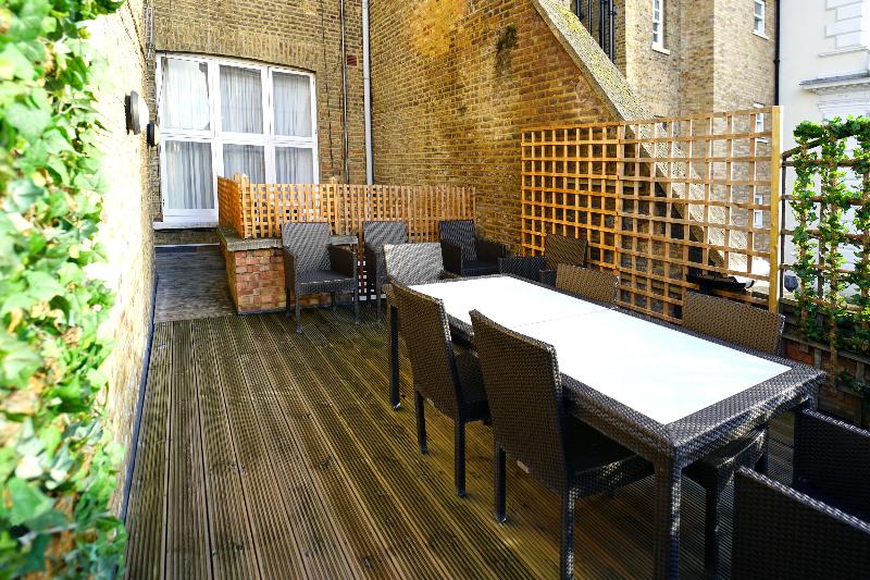 带3个卧室的豪华公寓, Queensgate Court