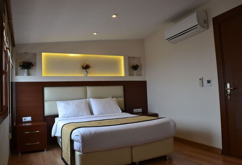 オーシャンビューのデラックストリプルルーム, Seven Days Hotel   İstanbul
