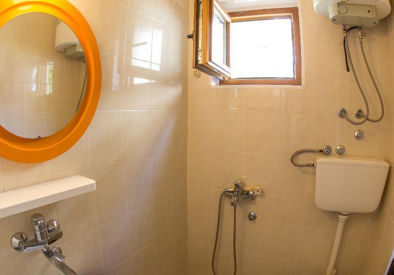 استودیوی استاندارد, Guest House Blue Coast