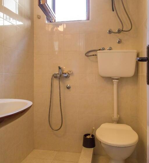 استودیوی استاندارد, Guest House Blue Coast