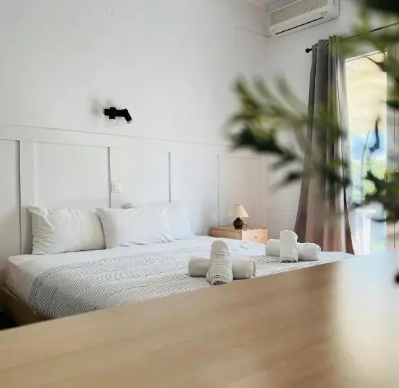 Standard-studio, Olive Grove Poolside Apartments