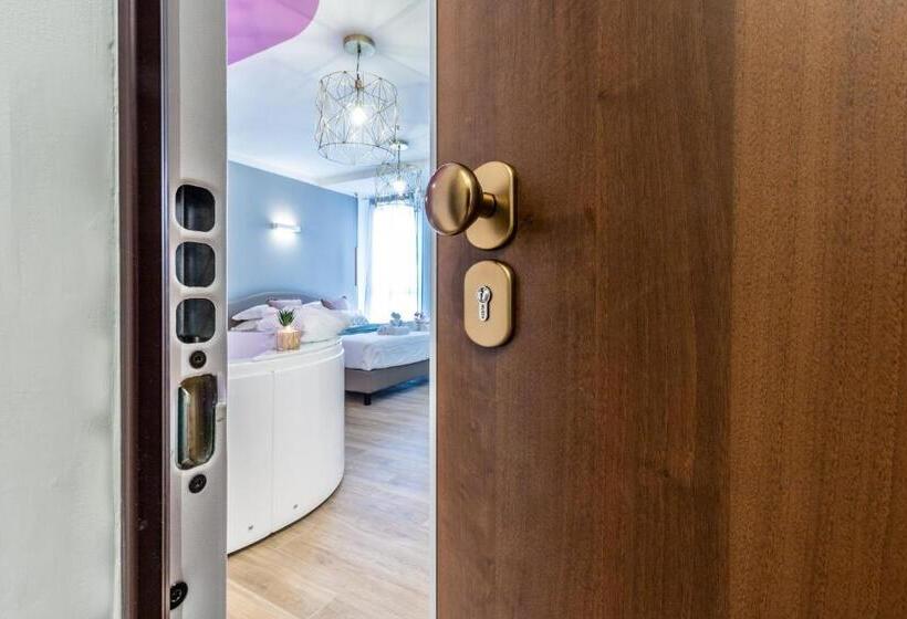 Люкс с гидромассажем, 4 Star Suite Spa   Self Check In