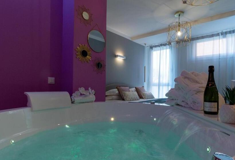 Люкс с гидромассажем, 4 Star Suite Spa   Self Check In