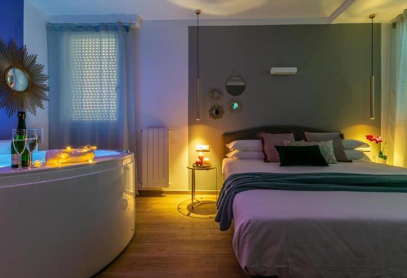 سوییت لوکس, 4 Star Suite Spa   Self Check In