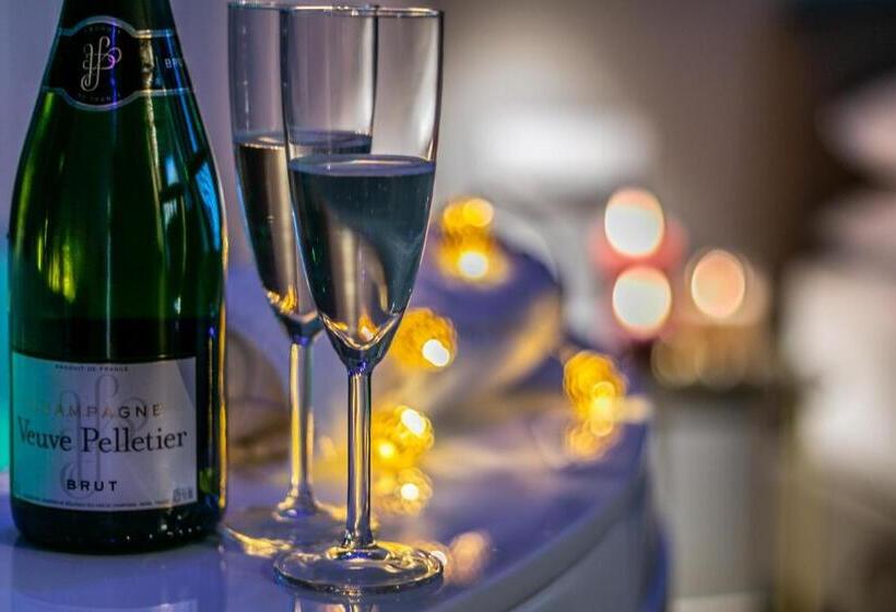 Люкс Повышенной Комфортности, 4 Star Suite Spa   Self Check In