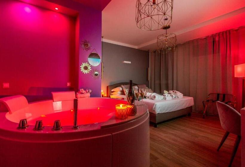 Люкс с гидромассажем, 4 Star Suite Spa   Self Check In