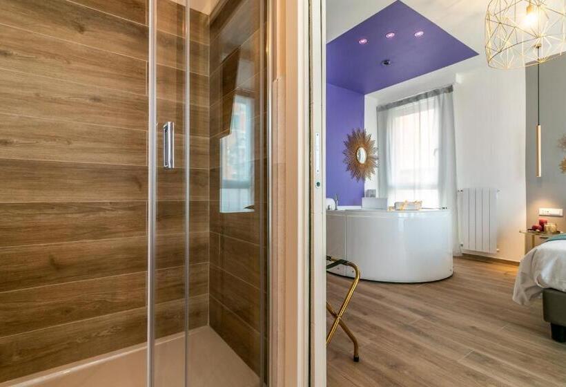 سوییت لوکس, 4 Star Suite Spa   Self Check In