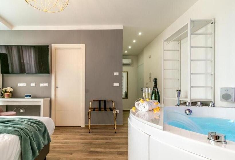 Люкс Повышенной Комфортности, 4 Star Suite Spa   Self Check In