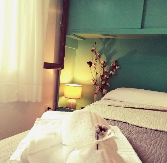 חדר בסיסי, Baia D'oro