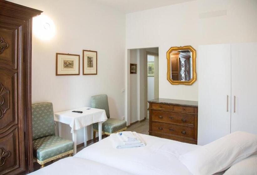 اتاق لوکس با تخت بزرگ, B&b La Loggia Del Castello
