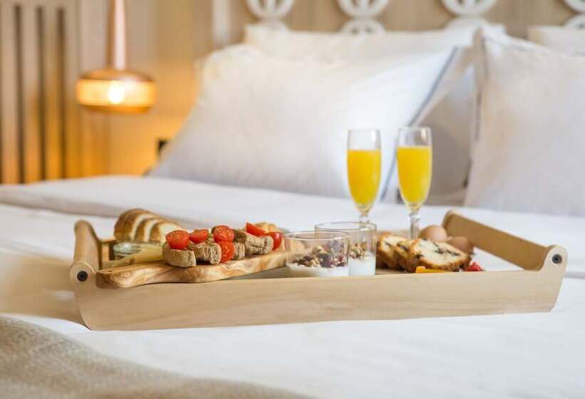 Люкс Повышенной Комфортности, Cressa Suites Adults Only