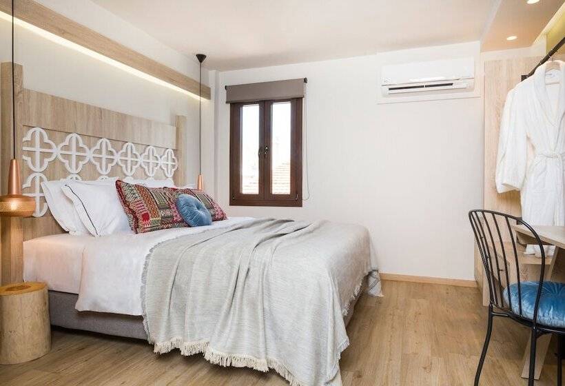 Люкс Повышенной Комфортности, Cressa Suites   Adults Only
