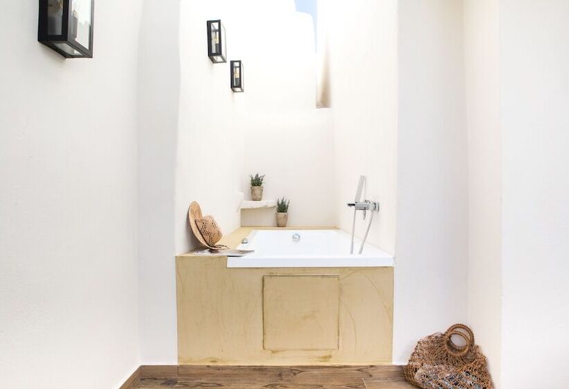 Люкс Повышенной Комфортности, Cressa Suites Adults Only