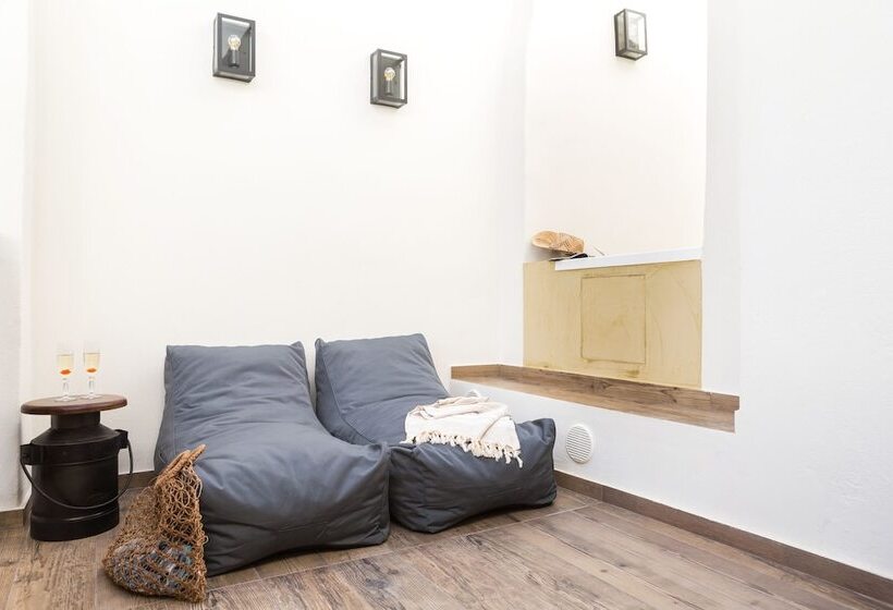 Люкс Повышенной Комфортности, Cressa Suites Adults Only