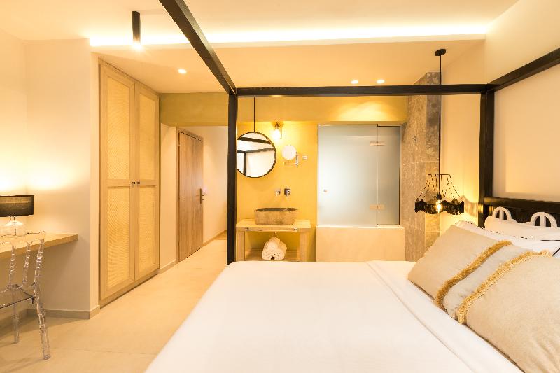 Люкс Повышенной Комфортности, Cressa Suites Adults Only