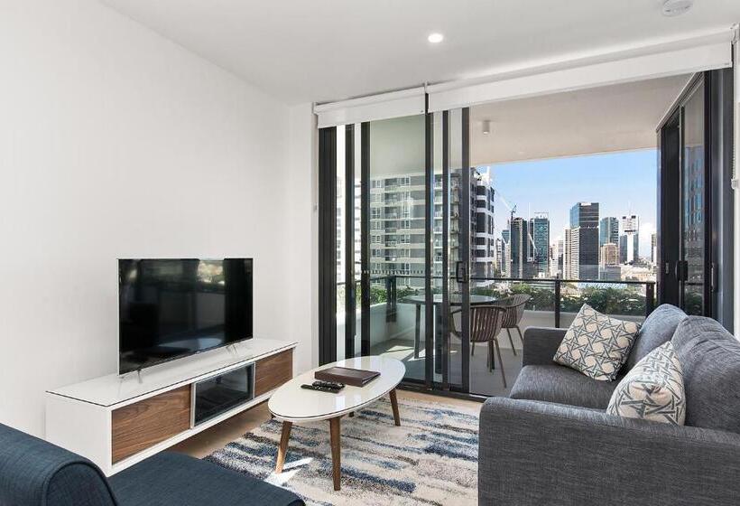 2 Bedrooms Apartment City View, Ivy And Eve Apartments By Cllix