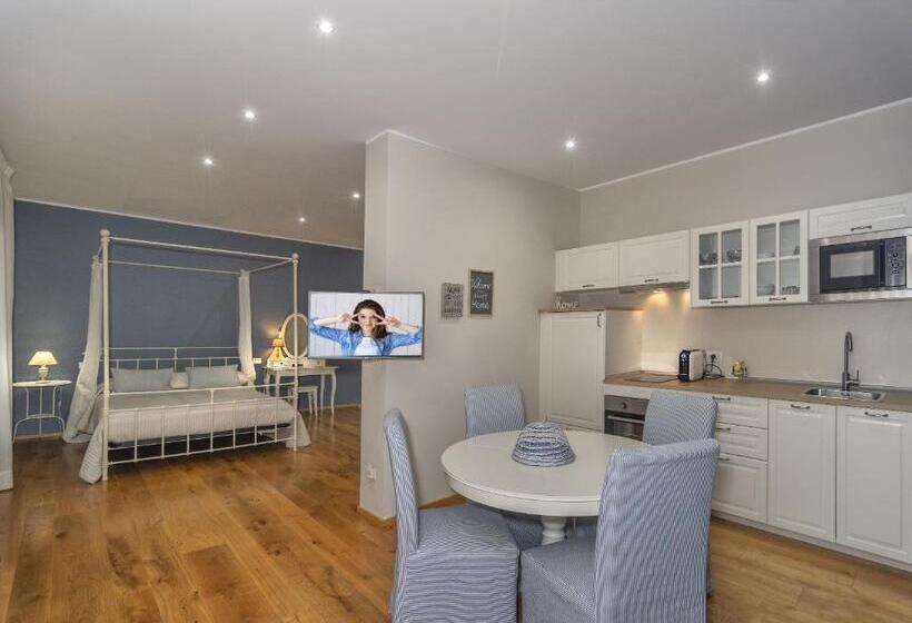 استودیوی استاندارد, Le Dimore Del Borgo