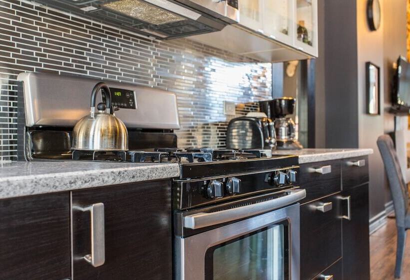 اتاق استاندارد با سرویس بهداشتی مشترک, Mccormick Place Guest House