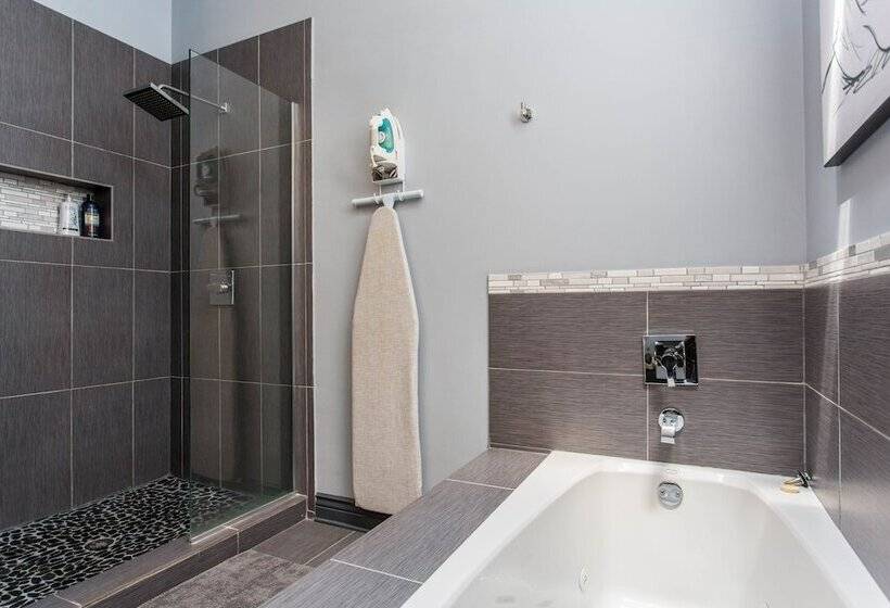 اتاق استاندارد با سرویس بهداشتی مشترک, Mccormick Place Guest House