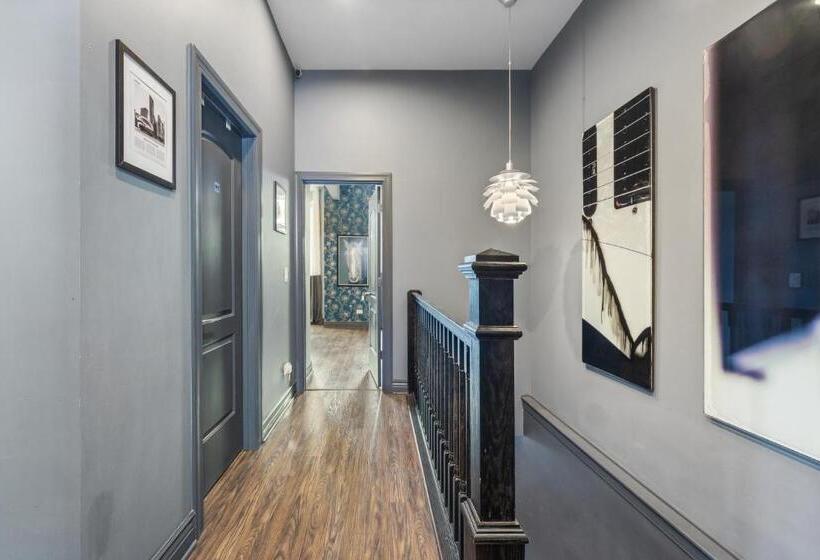 اتاق استاندارد با سرویس بهداشتی مشترک, Mccormick Place Guest House