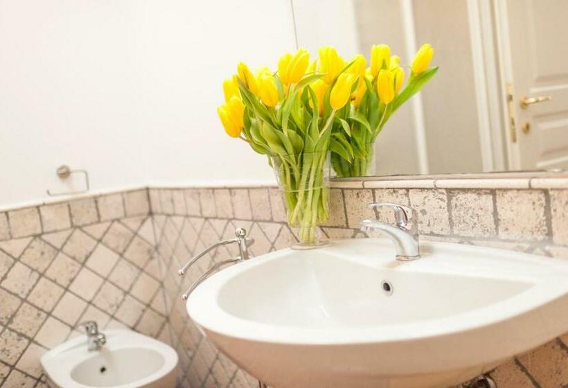 1 Bedroom Penthouse Apartment, Rearduinoivrea