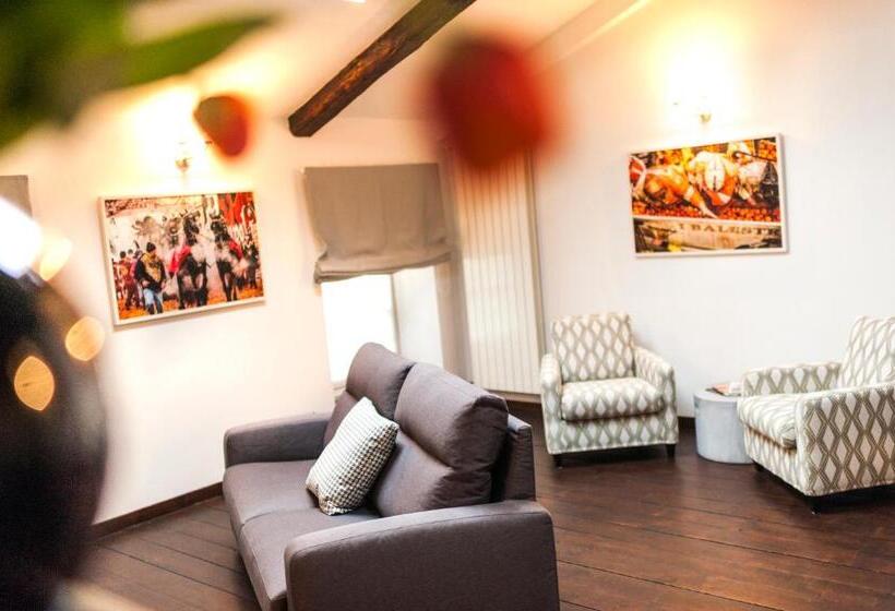 1 Bedroom Penthouse Apartment, Rearduinoivrea