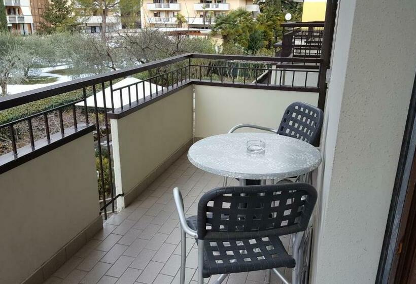 스탠다드 스튜디오, Residence La Porta Del Cuore