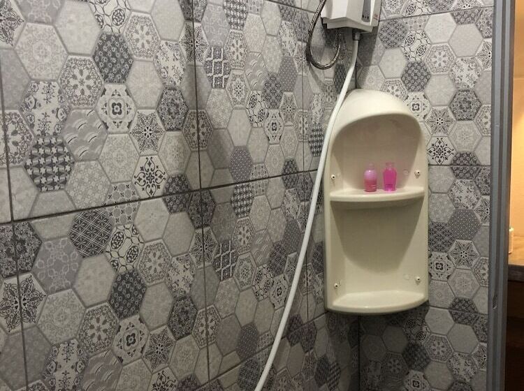 패밀리 룸, Samui Zenity