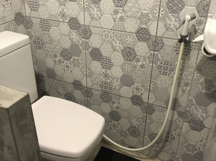 패밀리 룸, Samui Zenity