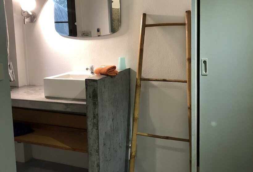 패밀리 룸, Samui Zenity