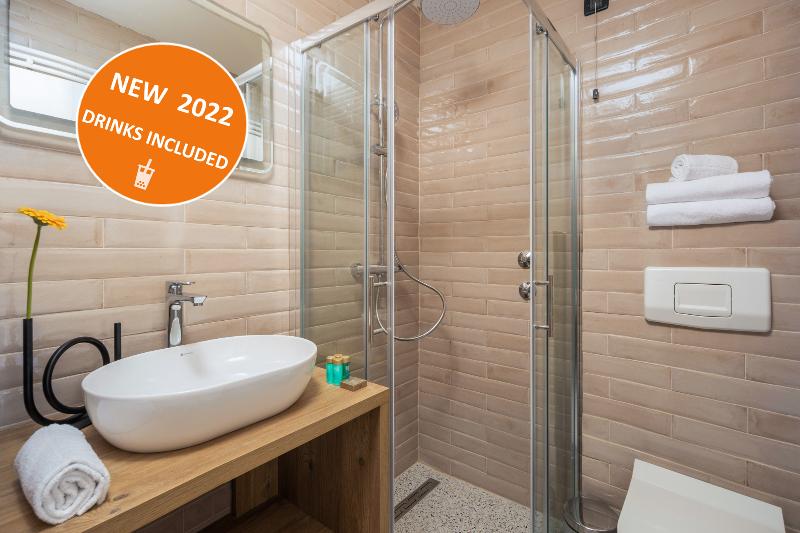 패밀리 룸, Samui Zenity