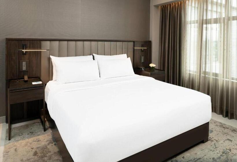 سوئیت با تخت بزرگ, The Row Hotel At Assembly Row, Autograph Collection