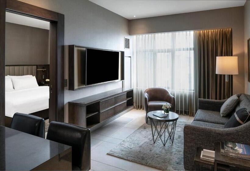 سوئیت با تخت بزرگ, The Row Hotel At Assembly Row, Autograph Collection