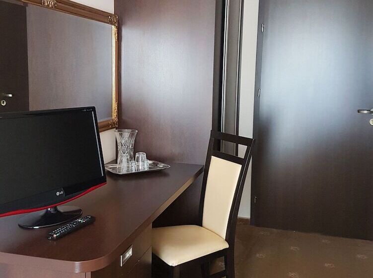 اتاق استاندارد با چشم‌انداز دریاچه, Villa Stella Spa