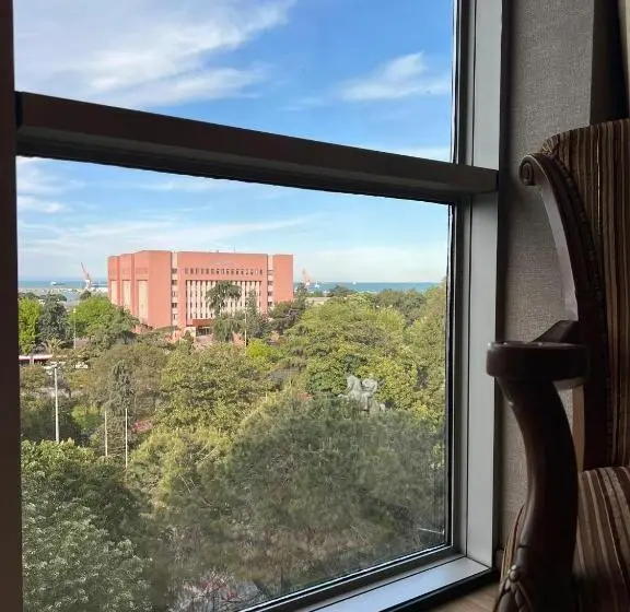 اتاق استاندارد سه نفره, Bm Hotel City
